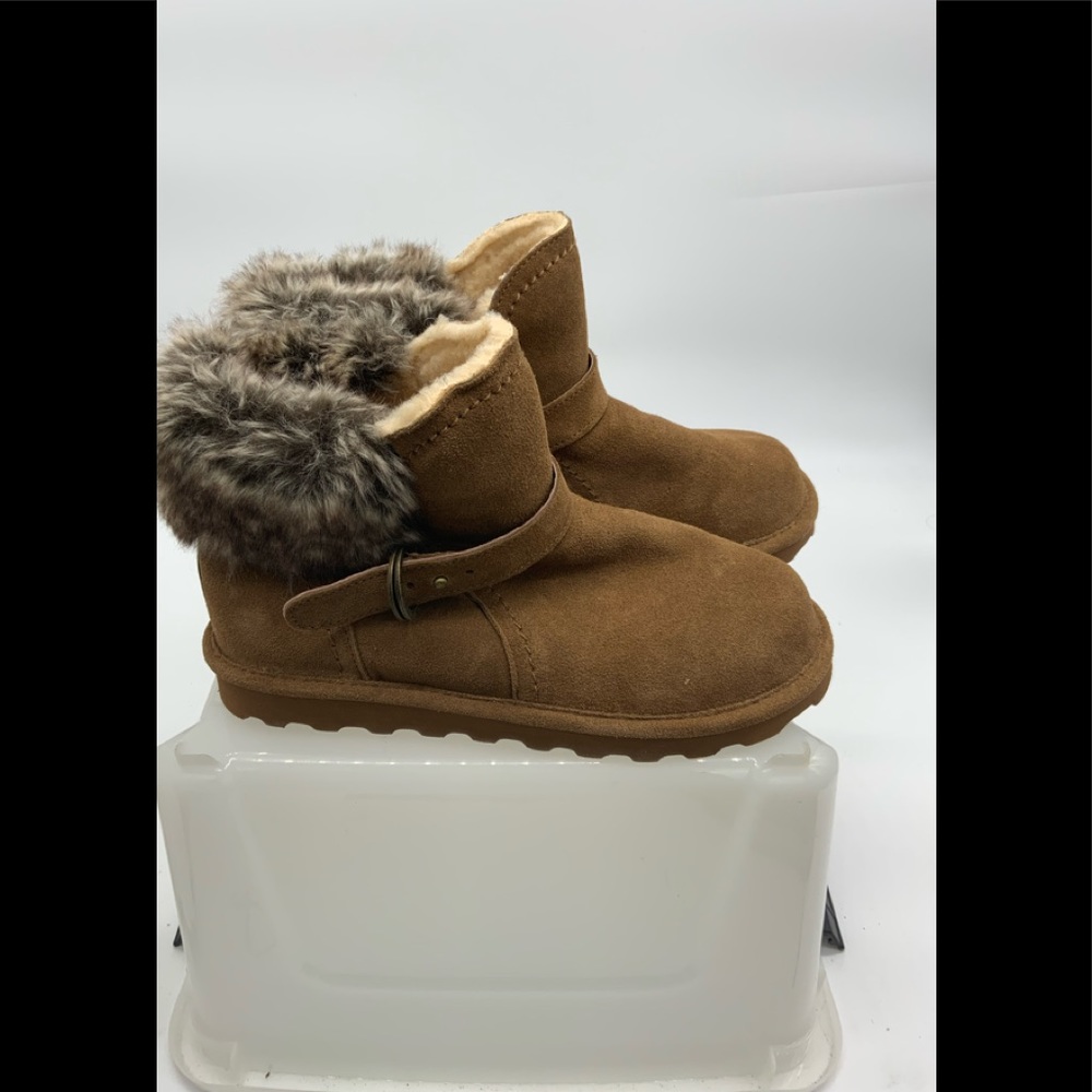 Bear paw women’s ankle snow boots, suede, size 10